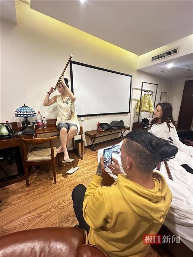 “玉笛黄鹤”壁画惊艳武汉，引爆新春打卡热潮