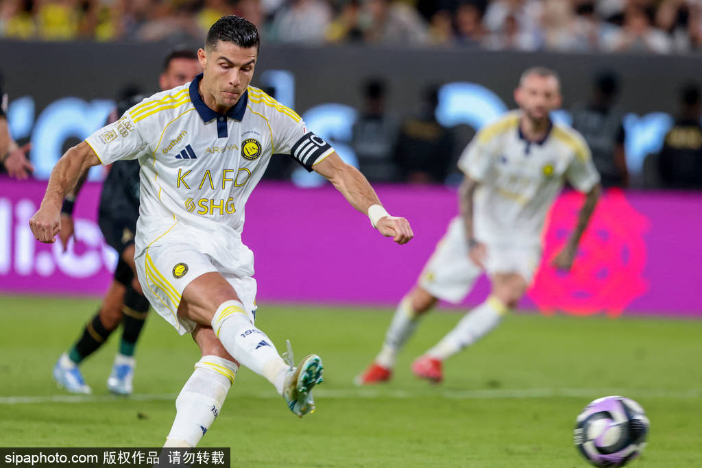 争议！皇马世俱杯遭点球绝平，裁判专家怒批：这不够判罚标准！