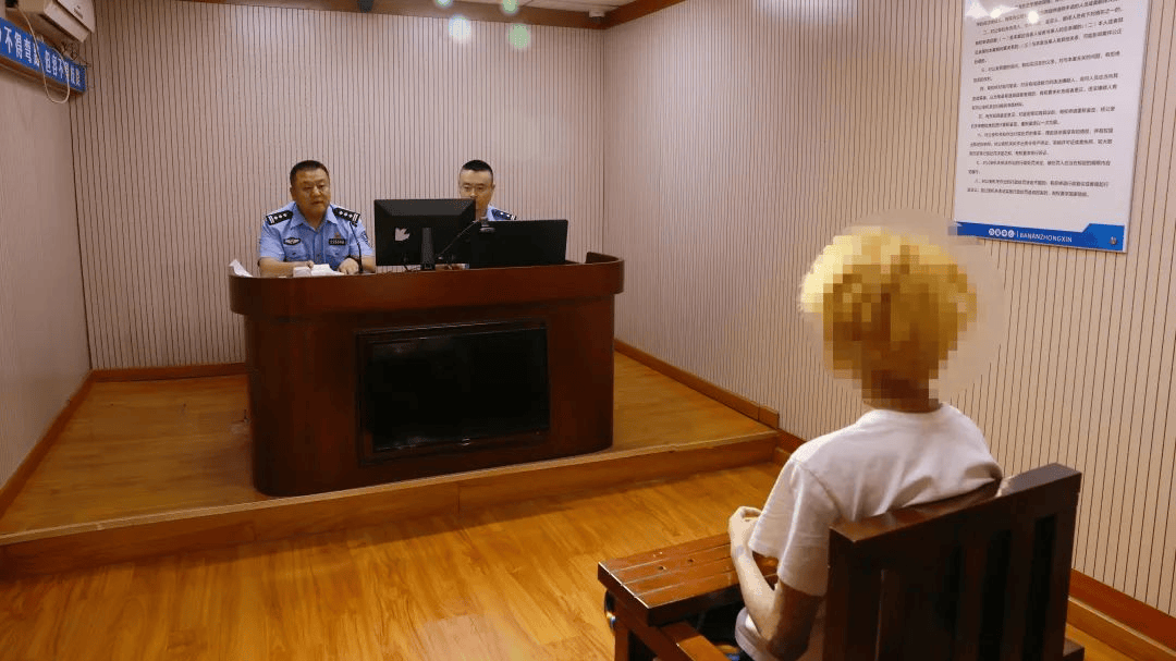 加油站内砸车打人，23名嫌疑人被临沂警方抓获