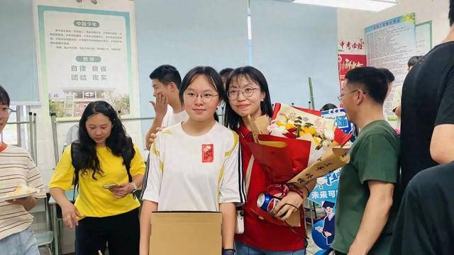 满分900分,四川一女生中考874分,本人回应:语文140分在意料之外