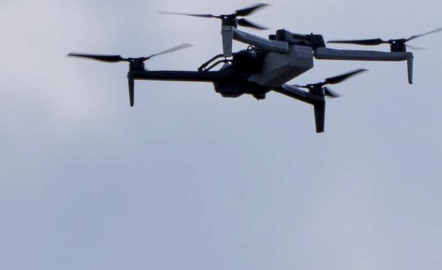 俄乌战场的“后勤运输战”：俄军出动毛驴，乌军发明无人机补给车