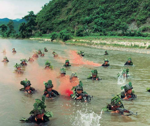 乌军F-16从北约基地出击，踏破俄罗斯红线：俄朝联军将登陆敖德萨