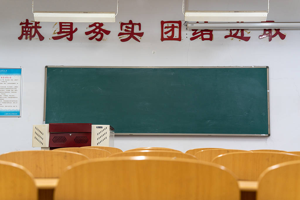 民办中学新聘教师未入职就被炒,不能“自认倒霉”