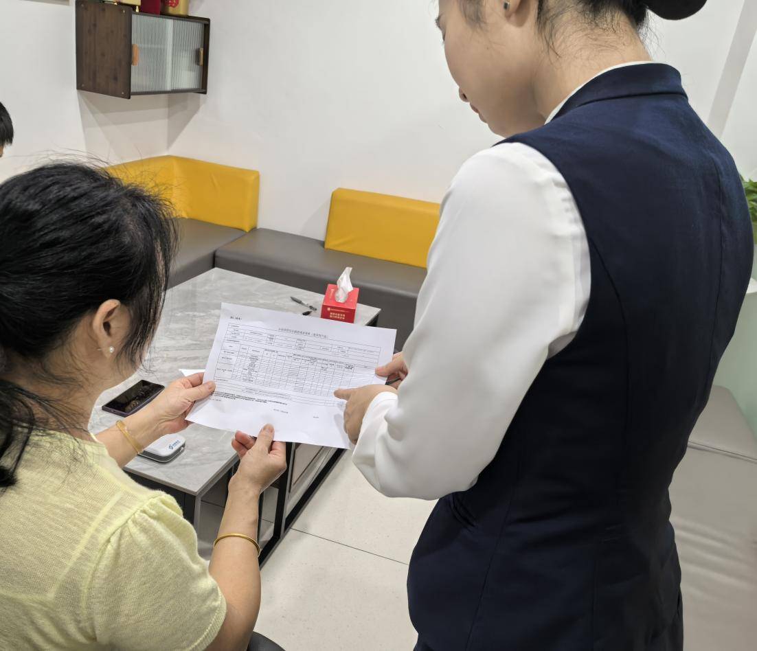 算清融资每一分钱,深圳农商银行“贷款明白纸”帮助企业理清融资账目