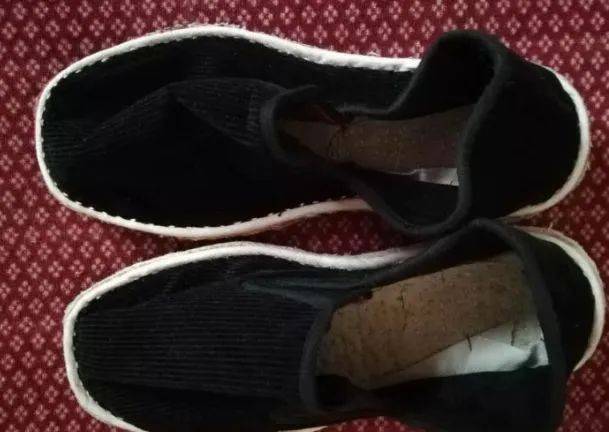 一家5口坐45小时火车赶杭州！这几天，大军出动了！有人随身必带的，竟是这样东西……