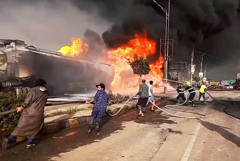 反击胡塞武装用集束弹袭击本土，以色列空袭也门首都