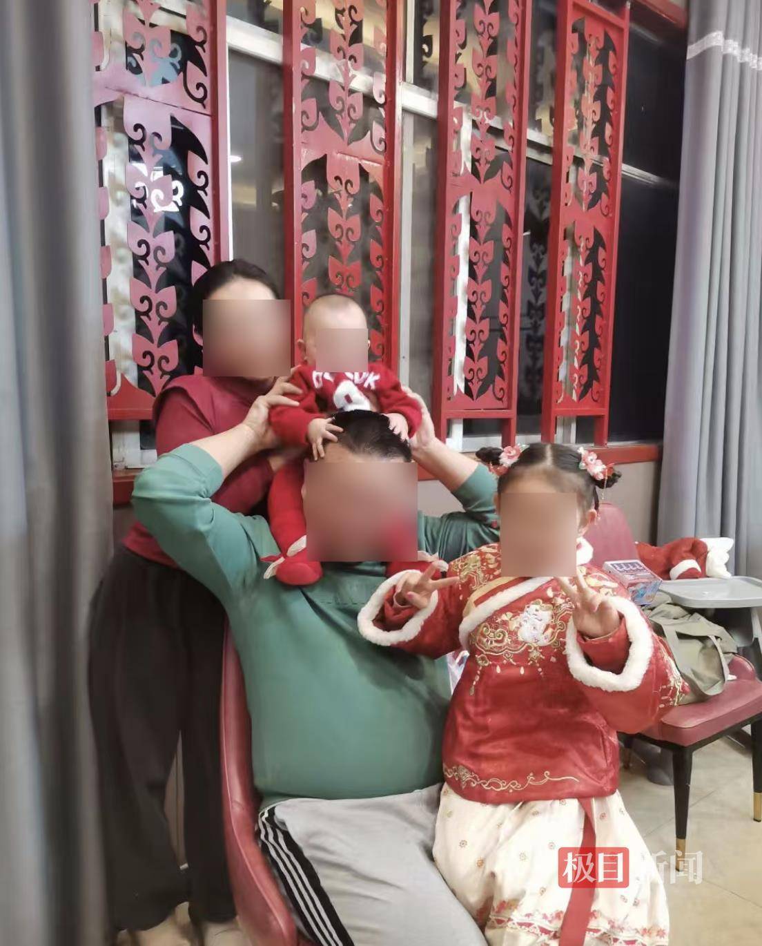 一家四口自驾遇落石36岁男子被砸身亡,两天后是他小女儿2周岁生日,死者父母:再也见不到儿子儿媳一同回家