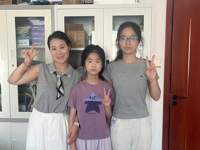 河南95后高校女辅导员“没苦硬吃”:暑假自驾1000公里家访,从电三轮到汽车,已坚持两年