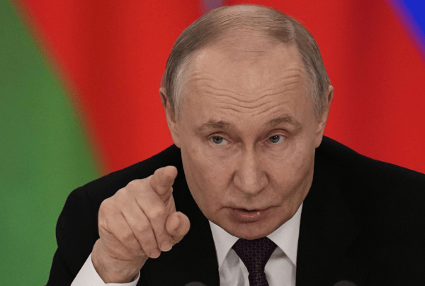 乌克兰收到坏消息,欧洲突然爆发内讧,多国拒绝派兵!泽连斯基下狠手,北约成员遭重创