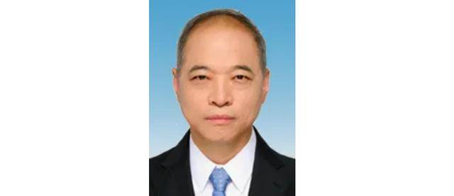 中组部有关干部局负责同志宣布中央决定，他们履新