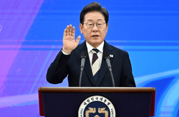 要么出手对付中国，要么放弃领土，李在明登机返回韩国，临走前送中方15个字！