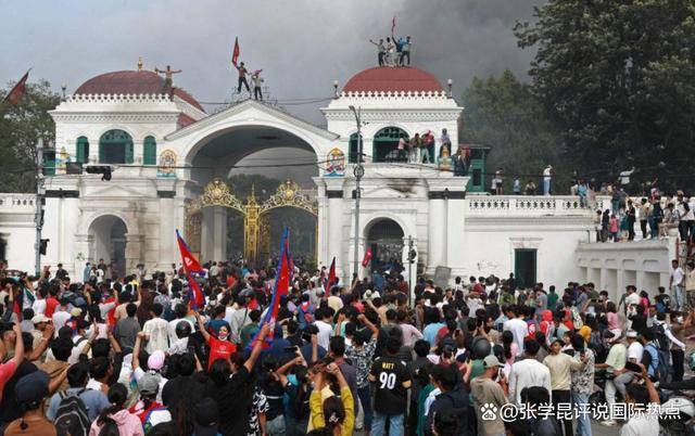 邻国一夜变天，高层接连遭殃，总理连夜跑路后，总统做出惊人决定