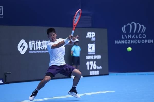 ATP杭州公开赛|吴易昺在家乡首次杀入四强