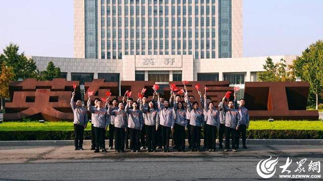 国庆氛围已拉满!潍坊昌乐满城飘扬“中国红”