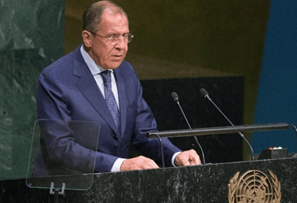 特朗普话音刚落，拉夫罗夫通告全球：敢击落俄战机，一切后果自负！