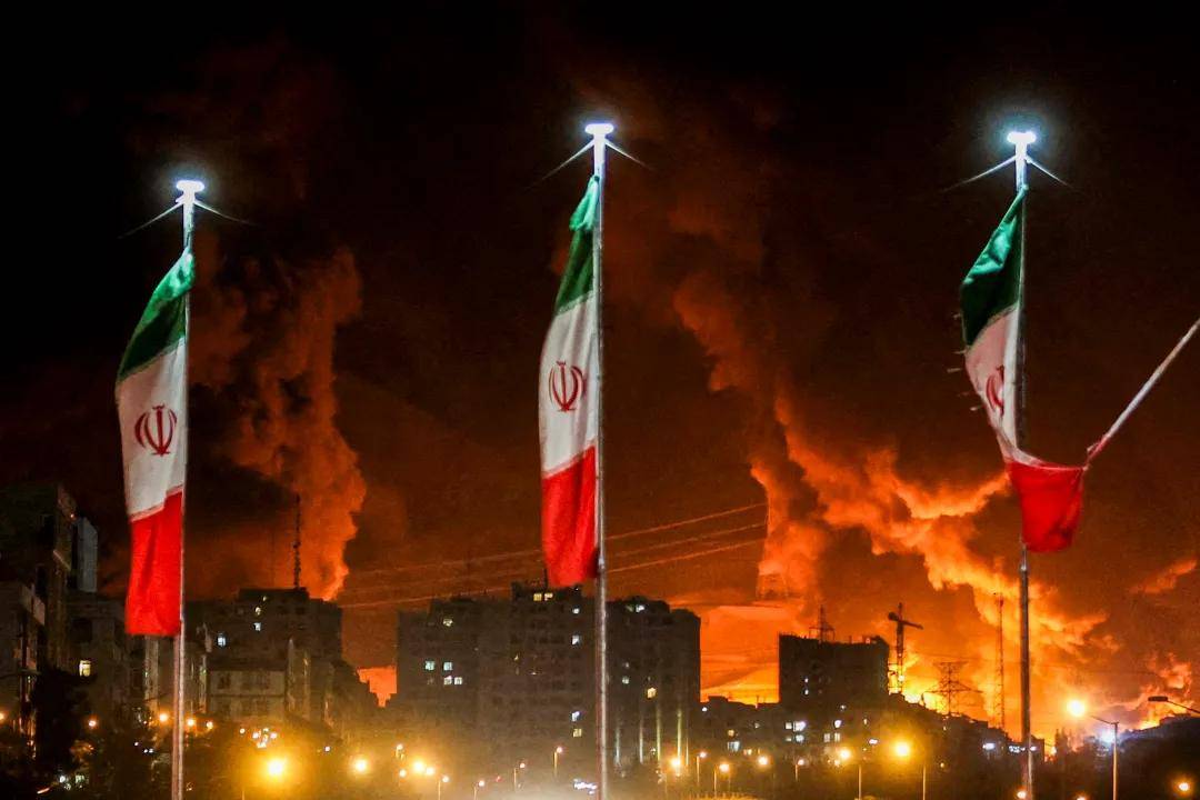 伊朗一查内鬼才发现:12天内高层死伤惨重,一通电话就能被定位?