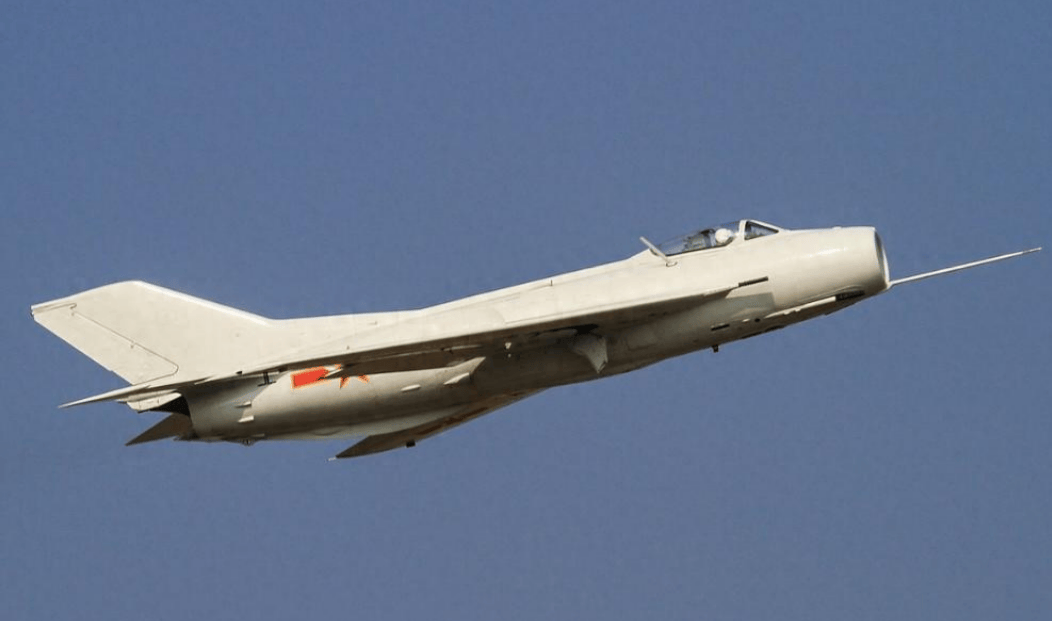 别把歼6无人机想简单了,空警500指哪炸哪,不只是消耗防空导弹