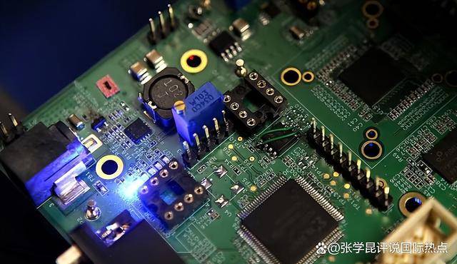 对中国人太苛刻,黄仁勋忍不住了,一语道破真相后,面临牢狱之灾