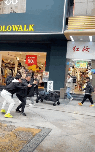 “室友天天在宿舍直播”,这届大学生的隐私无处可藏