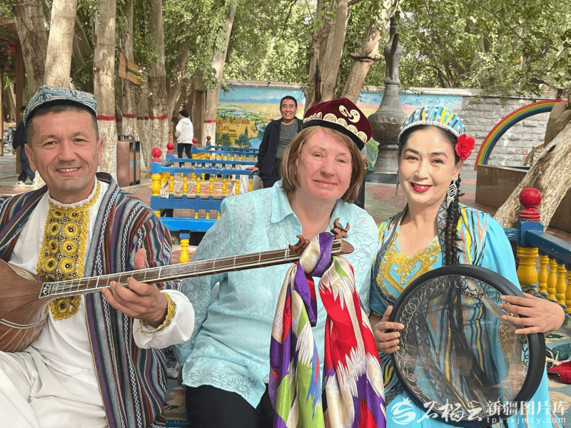 祝福新疆更美好｜这些外国游客为啥这么喜欢新疆？