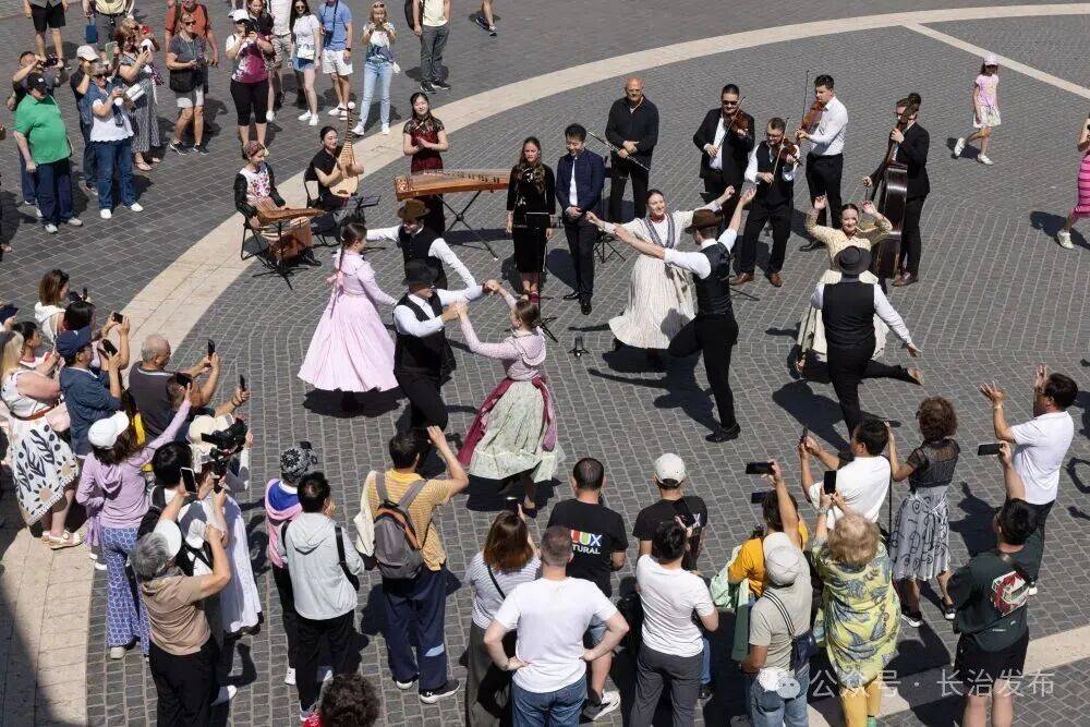 习近平主席为全球治理体系变革提供思想引领