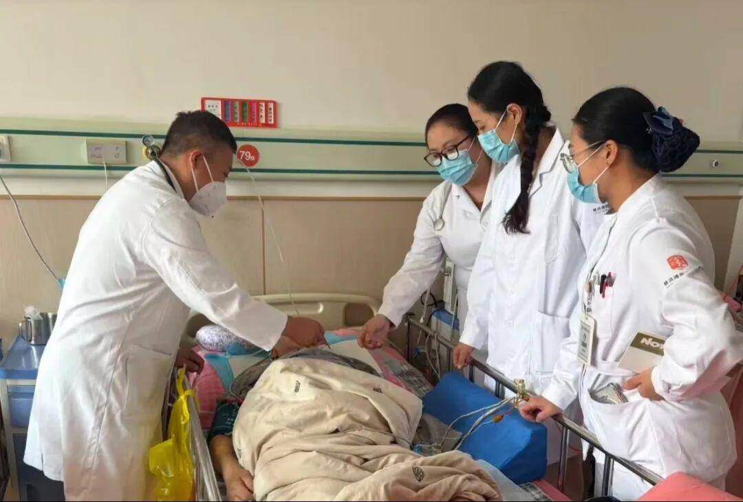 “大医院专家来了，我们在社区看病，也更放心了”