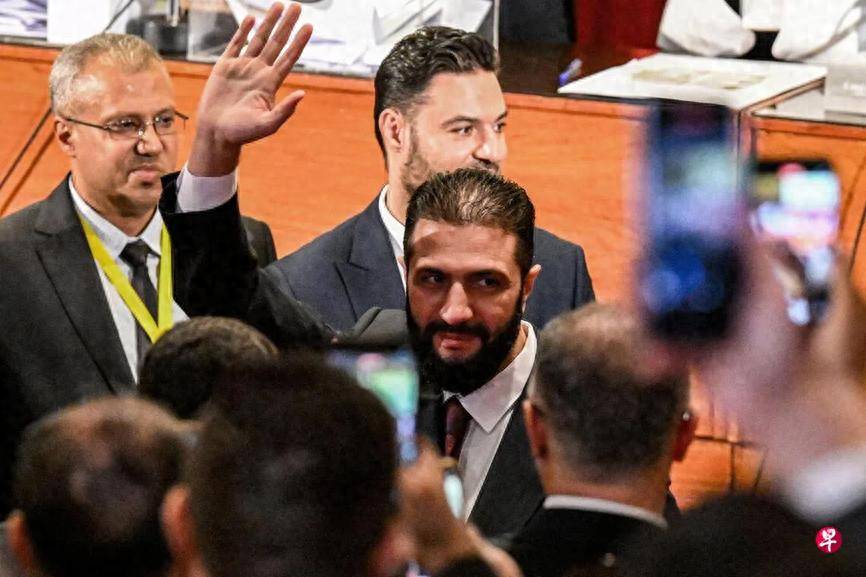 14票通过决议，安理会解除对朱拉尼的制裁，俄美等国都力挺，中方投下唯一弃权票！