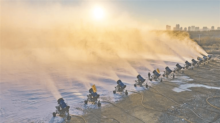 冰雪大世界启动造雪