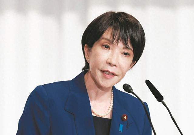 中日磋商不欢而散,而现场流传的一张照片,比磋商结果更戳人眼球